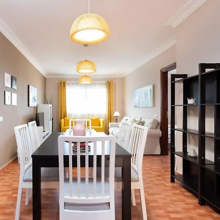 Sea & Mountain Views Apt. With Terrace Apartmán